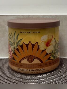 NWT Bath & Body Works Coconut Piña Colada Scented 3-Wick Candle